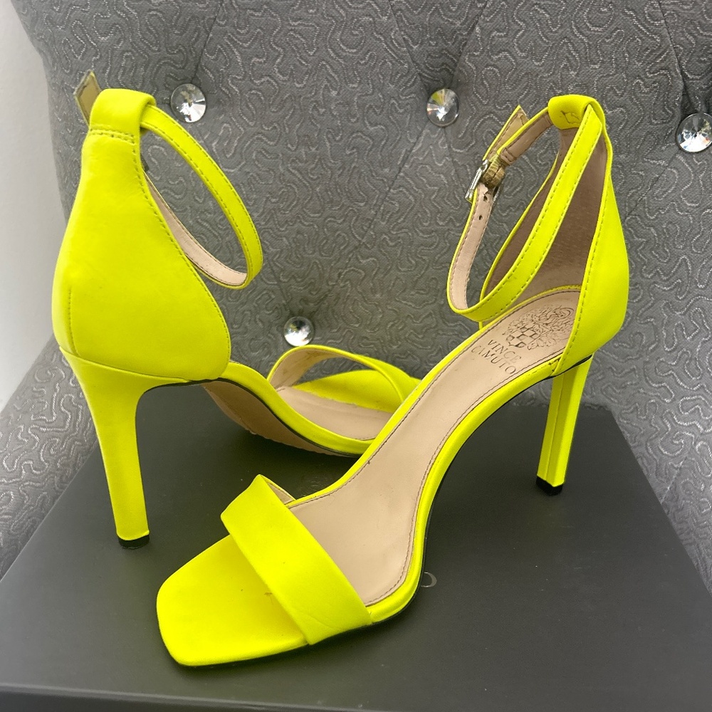 Vince Camuto heels size 8 1/2 Highlighter Yellow Spring Sunday Brunch